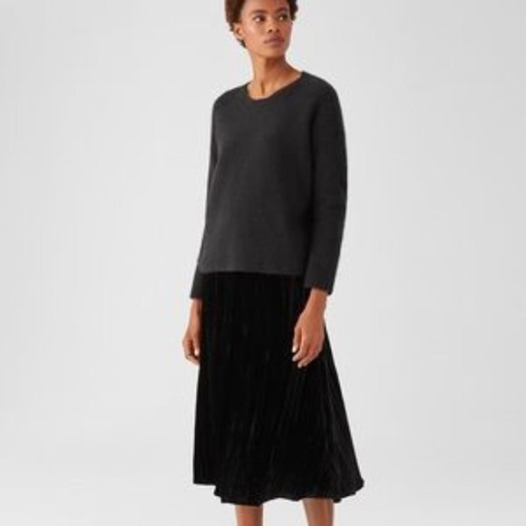 NWT Eileen Fisher Black Velvet Crinkle A-Line C/L Skirt - Picture 1 of 8